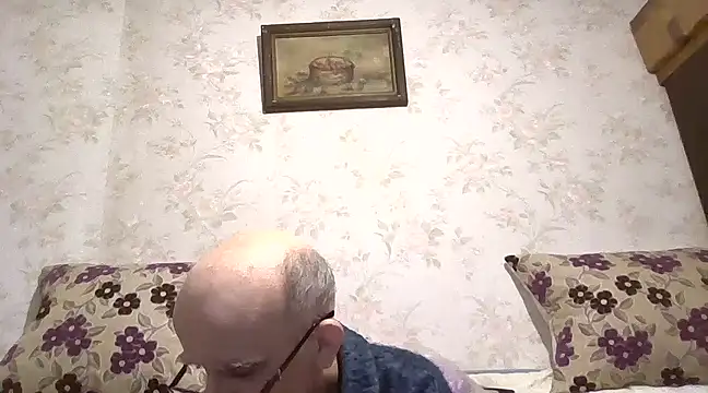 Snapshot of mariusica1@xh chatting on February 27, 9:47 pm mariusica1xh online show from February 27, 9:47 pm