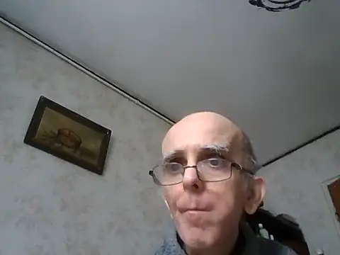 Snapshot of mariusica1@xh chatting on October 6, 12:13 pm mariusica1xh online show from October 6, 12:13 pm