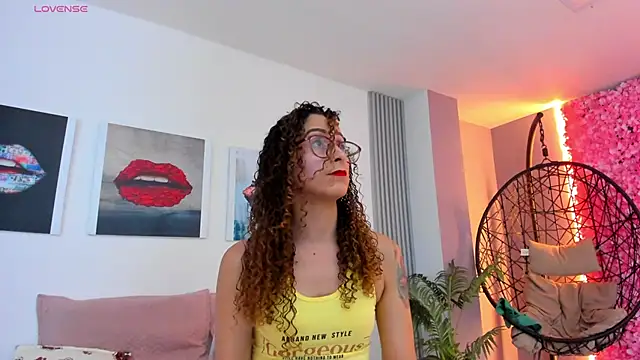 Snapshot of Angela_donnato chatting on February 10, 3:35 am Angela donnato online show from February 10, 3:35 am
