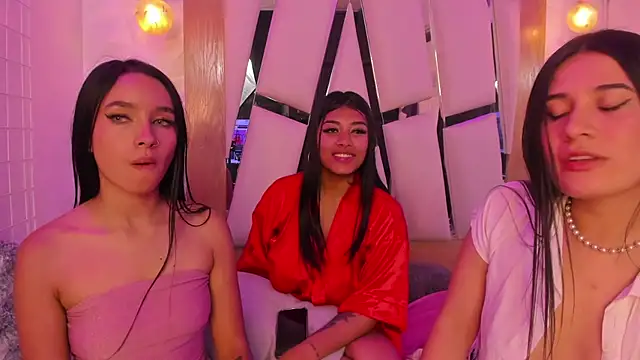 Snapshot of sophie_ws chatting on January 15, 10:49 am sophie ws online show from January 15, 10:49 am