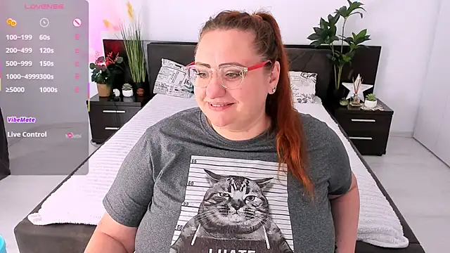Snapshot of lovely_adelle chatting on July 31, 10:03 am lovely adelle online show from July 31, 10:03 am