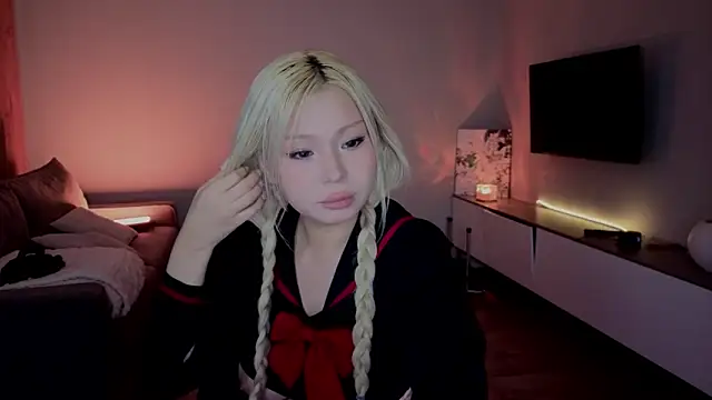 RileyMee online show from April 9, 3:17 am