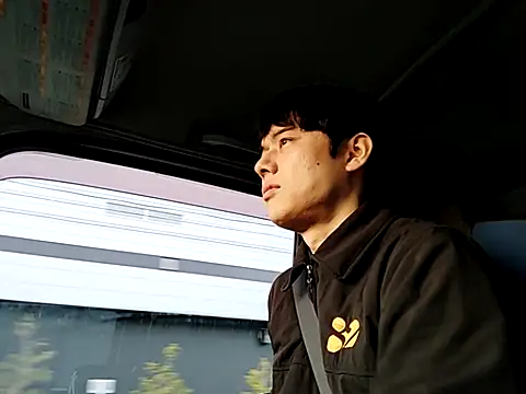 whitebriefboy online show from March 23, 9:08 pm