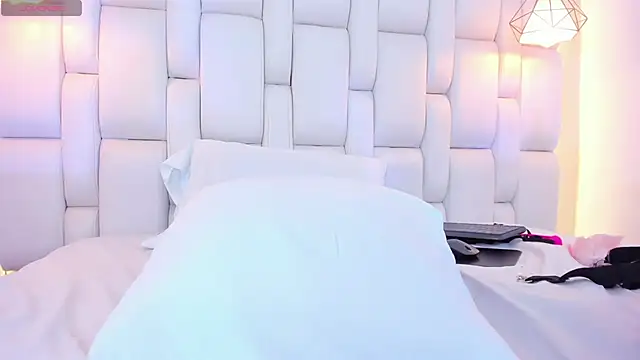 AslyGomez online show from February 6, 5:40 pm