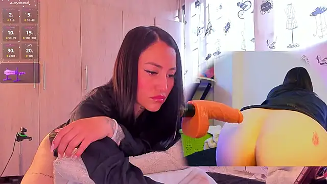 jolee   online show from April 12, 10:37 pm