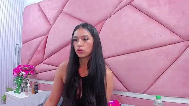 Mariana Prin online show from April 7, 2:34 am