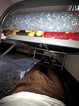 Snapshot of Yours_daddy6728 chatting on November 21, 12:04 pm Yours daddy6728 online show from November 21, 12:04 pm