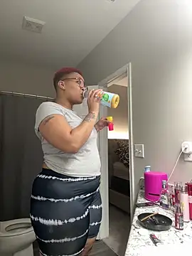 SexyHoneyRedd online show from December 17, 11:49 pm