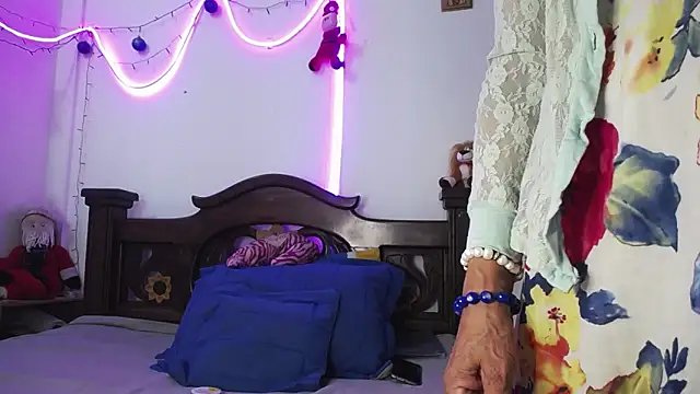 DominaLeona online show from December 19, 6:34 pm