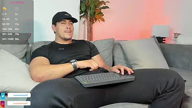 lucasanto  online show from February 12, 4:23 am