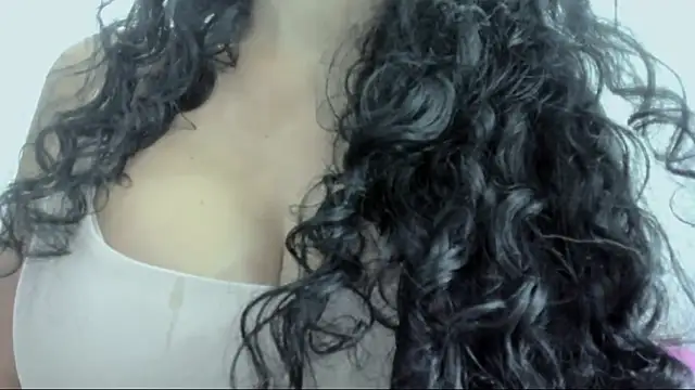 Snapshot of valeriasexxx chatting on January 19, 12:25 am valeriasexxx online show from January 19, 12:25 am