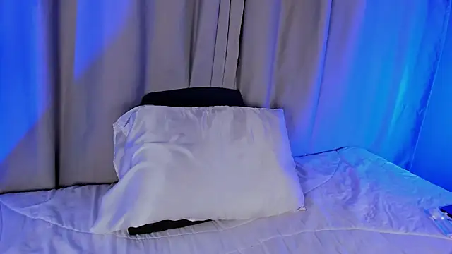 EviePhoenix online show from April 23, 9:06 pm