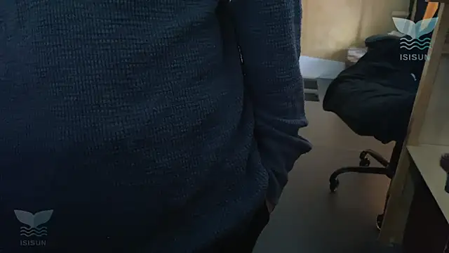 isissun03 online show from February 17, 12:34 pm