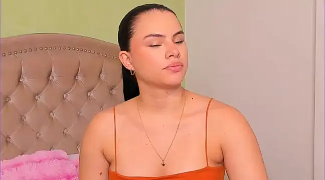 Luciluu20 online show from February 21, 10:15 pm