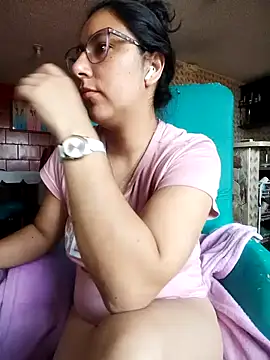 Snapshot of Im_Alma_ chatting on June 3, 2:33 pm Im Alma online show from June 3, 2:33 pm