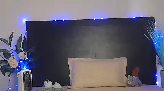 WildRuhi20 online show from February 6, 6:40 am