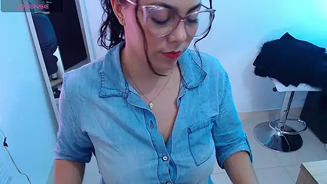 Snapshot of Mailywindsor chatting on March 1, 8:31 pm Mailywindsor online show from March 1, 8:31 pm