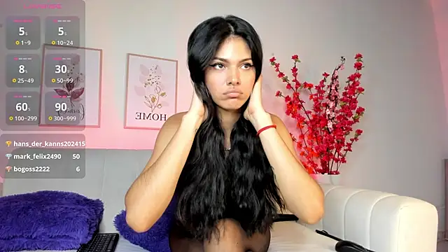 Snapshot of aisha_sakina chatting on December 3, 12:57 am aisha sakina online show from December 3, 12:57 am