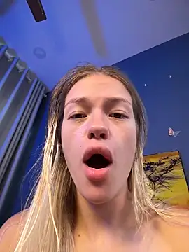 Snapshot of -Sexy_Barbie- chatting on June 4, 2:17 am -Sexy Barbie- online show from June 4, 2:17 am