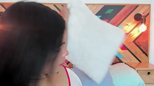 Snapshot of NaiirobiSwan chatting on February 28, 8:21 pm NaiirobiSwan online show from February 28, 8:21 pm