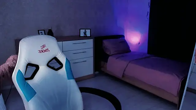 Snapshot of Rose_Sweetiee chatting on September 10, 9:37 pm Rose Sweetiee online show from September 10, 9:37 pm