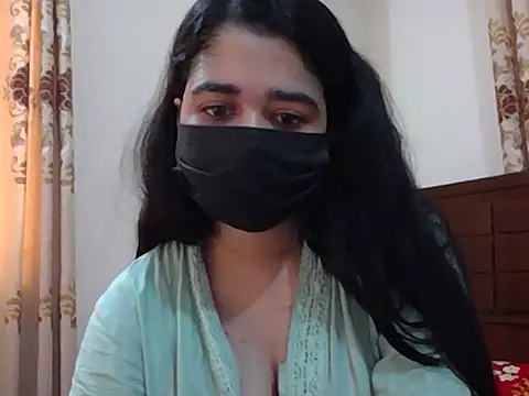 Snapshot of A-pusparani chatting on June 17, 11:01 am A-pusparani online show from June 17, 11:01 am