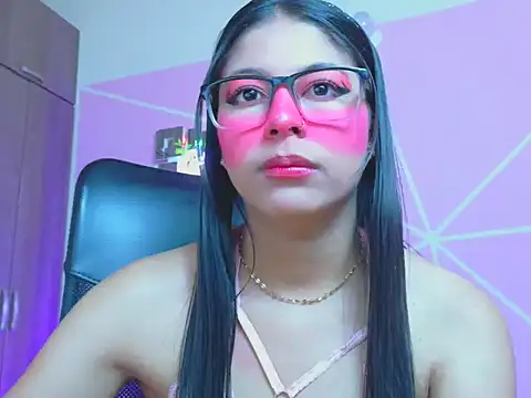 Snapshot of _ALLYSON18_ chatting on April 25, 11:57 am ALLYSON18 online show from April 25, 11:57 am