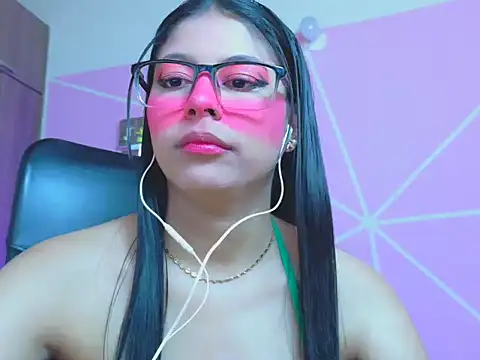 Snapshot of _ALLYSON18_ chatting on May 2, 12:32 pm ALLYSON18 online show from May 2, 12:32 pm