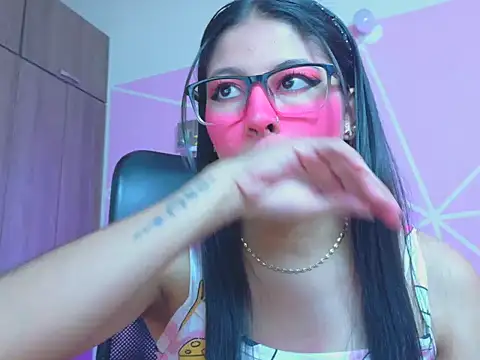 Snapshot of _ALLYSON18_ chatting on May 6, 11:48 am ALLYSON18 online show from May 6, 11:48 am