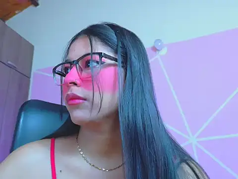 Snapshot of _ALLYSON18_ chatting on May 7, 11:37 am ALLYSON18 online show from May 7, 11:37 am