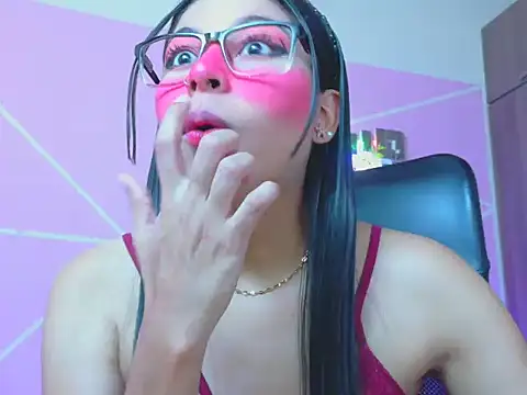 Snapshot of _ALLYSON18_ chatting on May 17, 11:50 am ALLYSON18 online show from May 17, 11:50 am