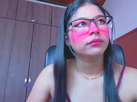 Snapshot of _ALLYSON18_ chatting on June 14, 11:56 am ALLYSON18 online show from June 14, 11:56 am