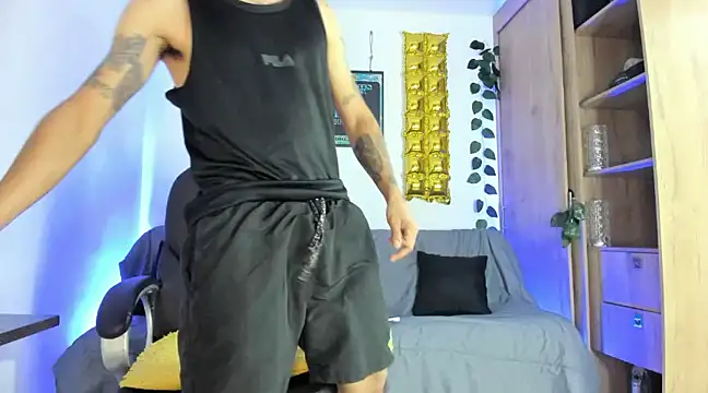 Snapshot of mikee_scooth chatting on January 6, 7:31 am mikee scooth online show from January 6, 7:31 am