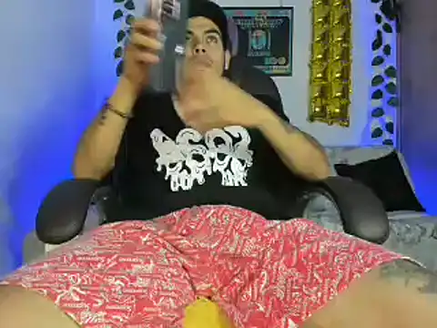 Snapshot of mikee_scooth chatting on January 17, 7:49 pm mikee scooth online show from January 17, 7:49 pm