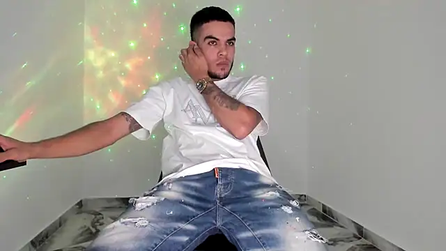 mikee scooth online show from April 12, 5:01 am