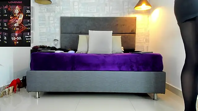 missnatash online show from March 31, 3:23 pm