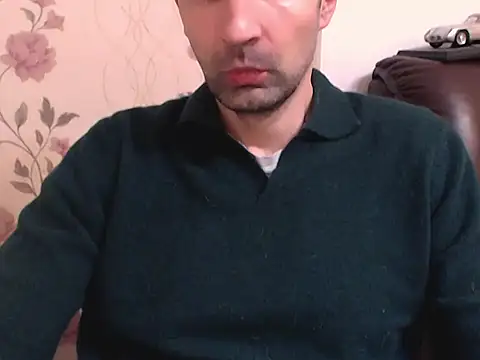 Snapshot of Leo_1617 chatting on March 30, 11:33 am Leo 1617 online show from March 30, 11:33 am