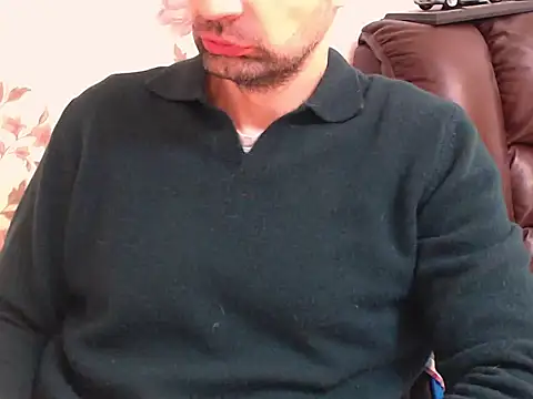 Snapshot of Leo_1617 chatting on April 1, 12:06 pm Leo 1617 online show from April 1, 12:06 pm