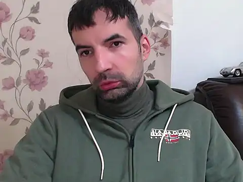 Snapshot of Leo_1617 chatting on April 4, 2:25 pm Leo 1617 online show from April 4, 2:25 pm