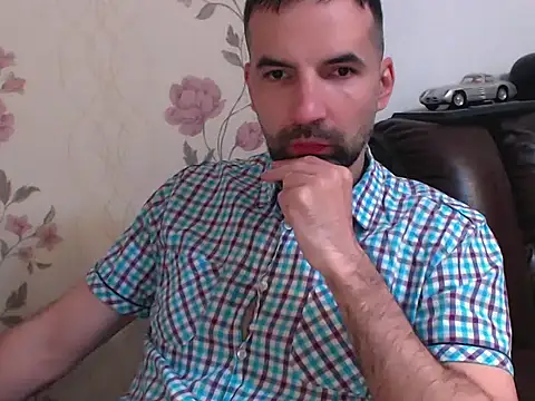 Snapshot of Leo_1617 chatting on April 8, 6:08 pm Leo 1617 online show from April 8, 6:08 pm