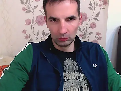 Snapshot of Leo_1617 chatting on April 25, 9:45 am Leo 1617 online show from April 25, 9:45 am