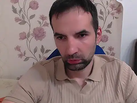 Snapshot of Leo_1617 chatting on May 6, 8:41 am Leo 1617 online show from May 6, 8:41 am