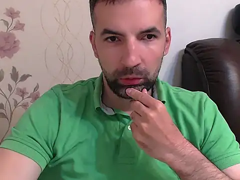 Snapshot of Leo_1617 chatting on May 9, 11:04 am Leo 1617 online show from May 9, 11:04 am