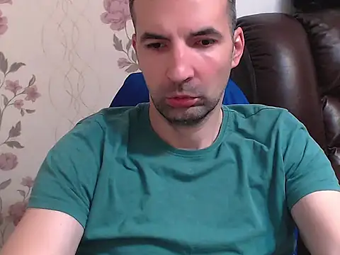 Snapshot of Leo_1617 chatting on May 13, 10:12 am Leo 1617 online show from May 13, 10:12 am