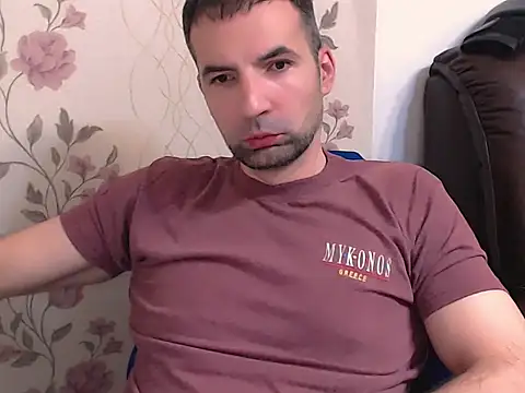 Snapshot of Leo_1617 chatting on May 16, 12:26 pm Leo 1617 online show from May 16, 12:26 pm