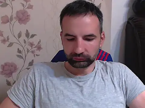 Snapshot of Leo_1617 chatting on June 13, 8:29 pm Leo 1617 online show from June 13, 8:29 pm