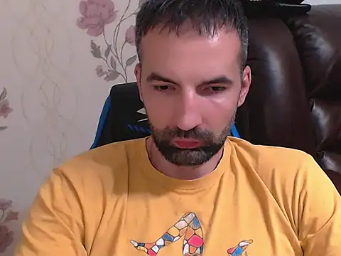 Snapshot of Leo_1617 chatting on July 1, 6:40 pm Leo 1617 online show from July 1, 6:40 pm