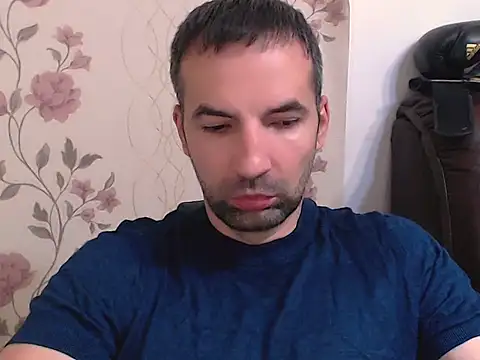 Snapshot of Leo_1617 chatting on July 10, 4:50 am Leo 1617 online show from July 10, 4:50 am