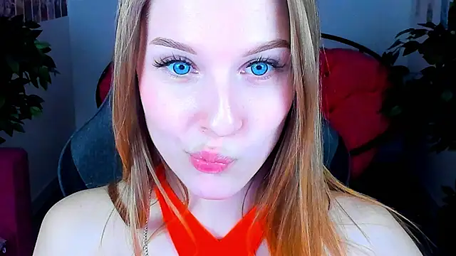 Snapshot of CuteMousee chatting on December 24, 9:06 am CuteMousee online show from December 24, 9:06 am
