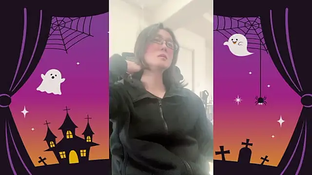 Snapshot of mel__mel chatting on October 29, 4:37 am mel mel online show from October 29, 4:37 am